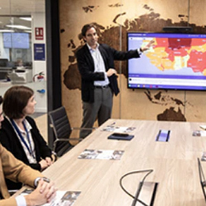 Map-based situational-awareness interface for global medical and security teams